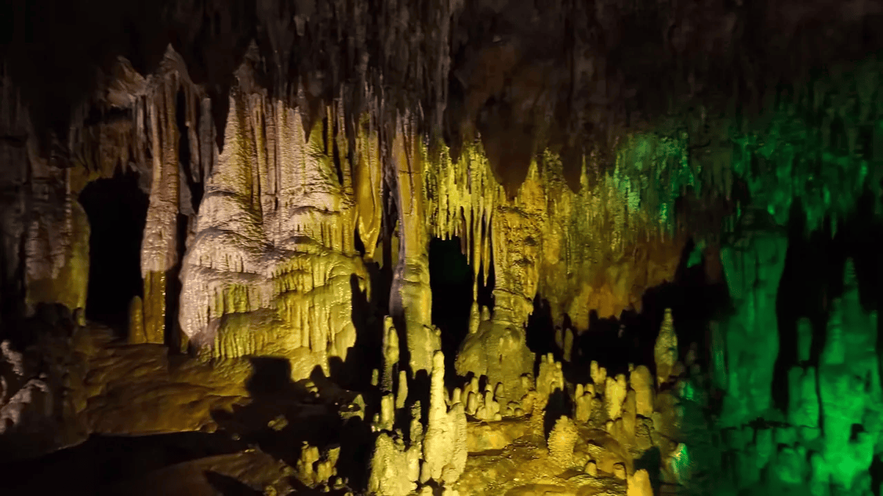 10 BEST State Parks in Florida (Beaches, History, Springs & Hidden Gems!) 5 Stalagmites and cave formations inside Florida Caverns